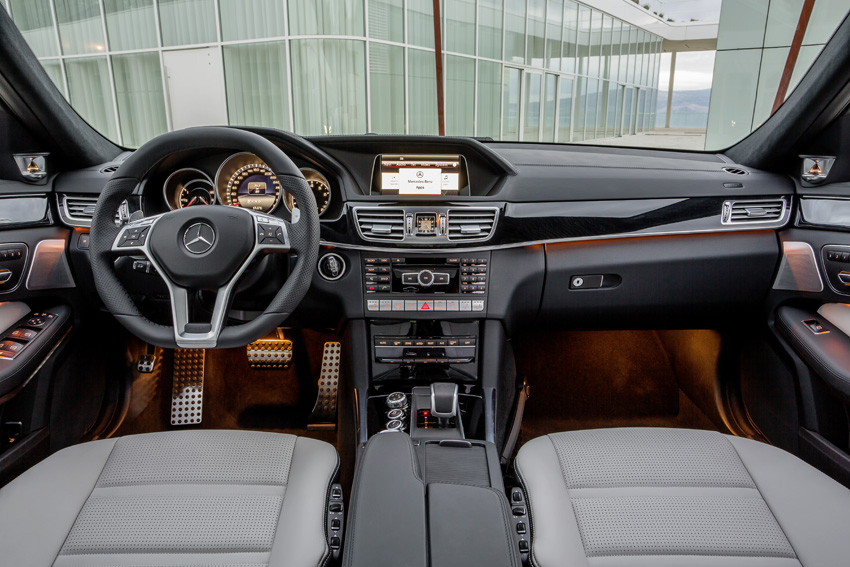 Mercedes-Benz E 63 AMG (W212) Facelift 2013 12C1285 022 2013 Mercedes Benz E63 AMG 4 Matic